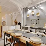 Elegant Apartment -2Br-4P- Le Marais