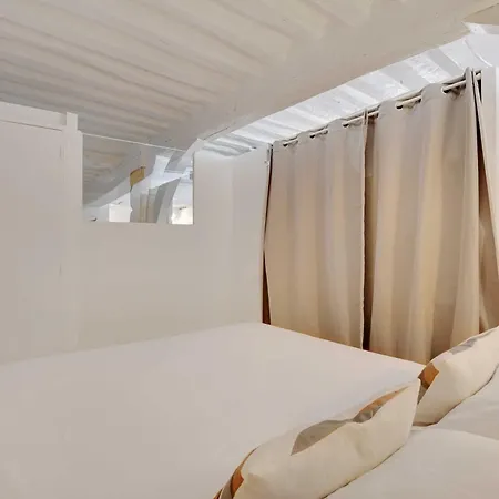 Elegant -2br-4p- Le Marais Appartamento